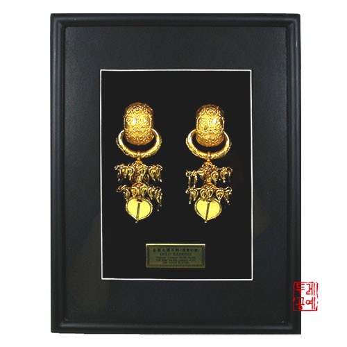 Taehwan-Style Earrings