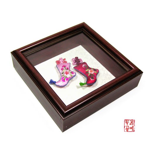 Flower Socks Frame 2