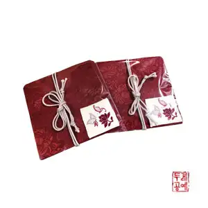 丝绸杯垫套装 [刺绣]