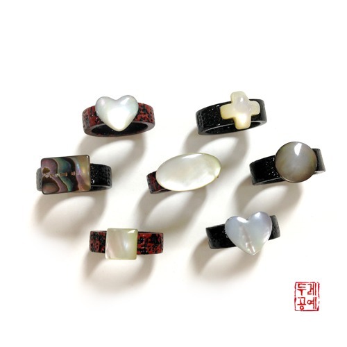 Dried Lacquer Ring