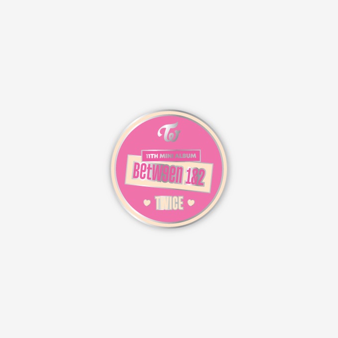 TWICE BETWEEN 1&2 BADGE - TWICE 7TH ANNIVERSARY