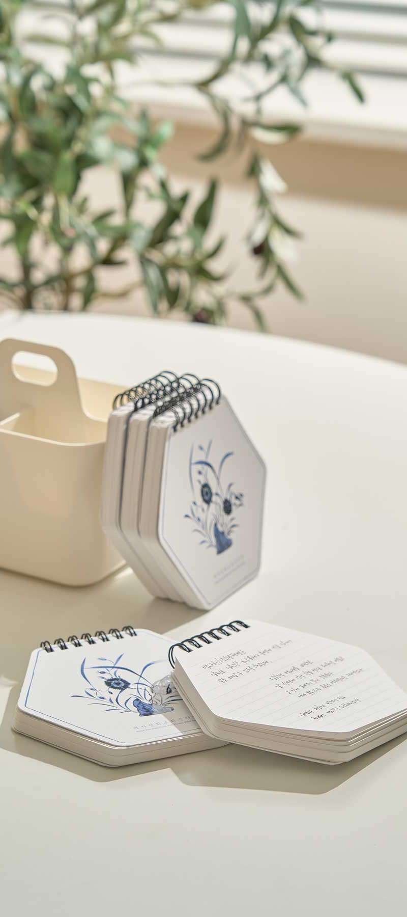 Baekja Cheonghua Chohwa-mun Pyeonbyeong Notebook - National Jeonju Museum Specialty Product