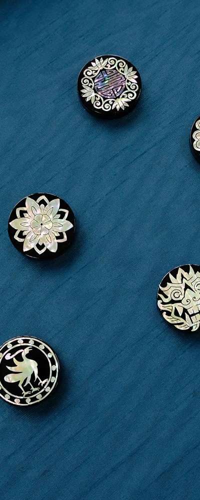 Nacre Magnet