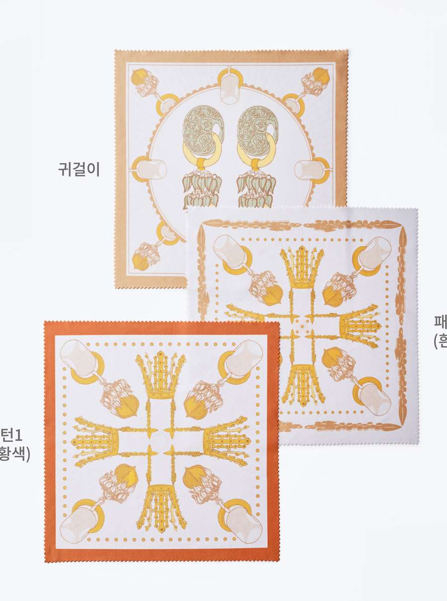 Silla Gold Crown Screen Cleaner APEC 2025 KOREA - Korea Craft & Design Foundation Collaboration