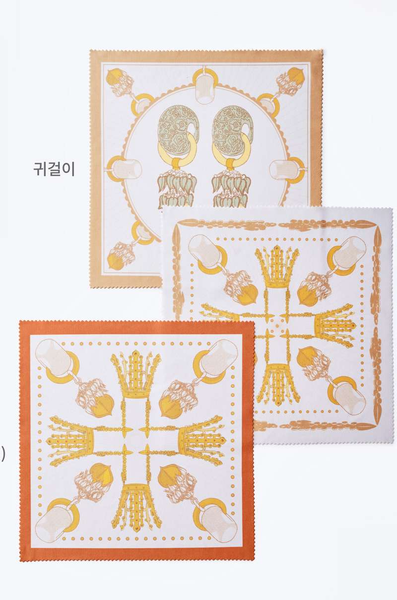 Silla Gold Crown Screen Cleaner APEC 2025 KOREA - Korea Craft & Design Foundation Collaboration