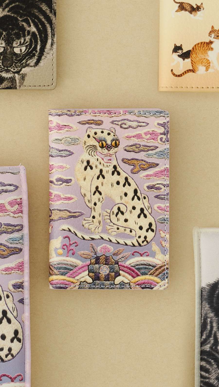 Card Wallet (Hyungbae) - National Museum of Korea Specialty Product