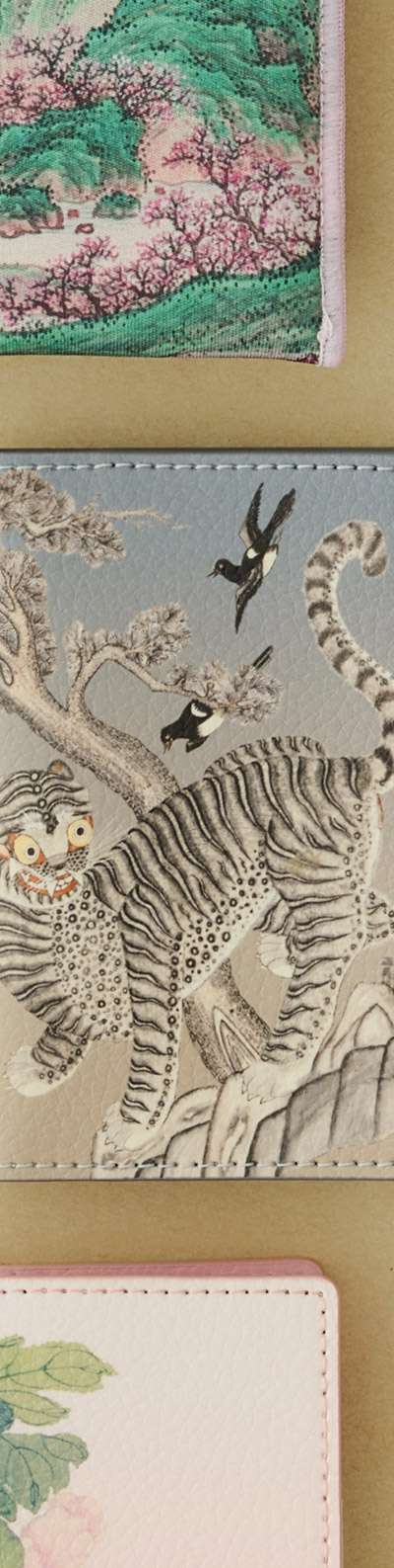Card Wallet (Tigers and Magpies) - National Museum of Korea Special Edition