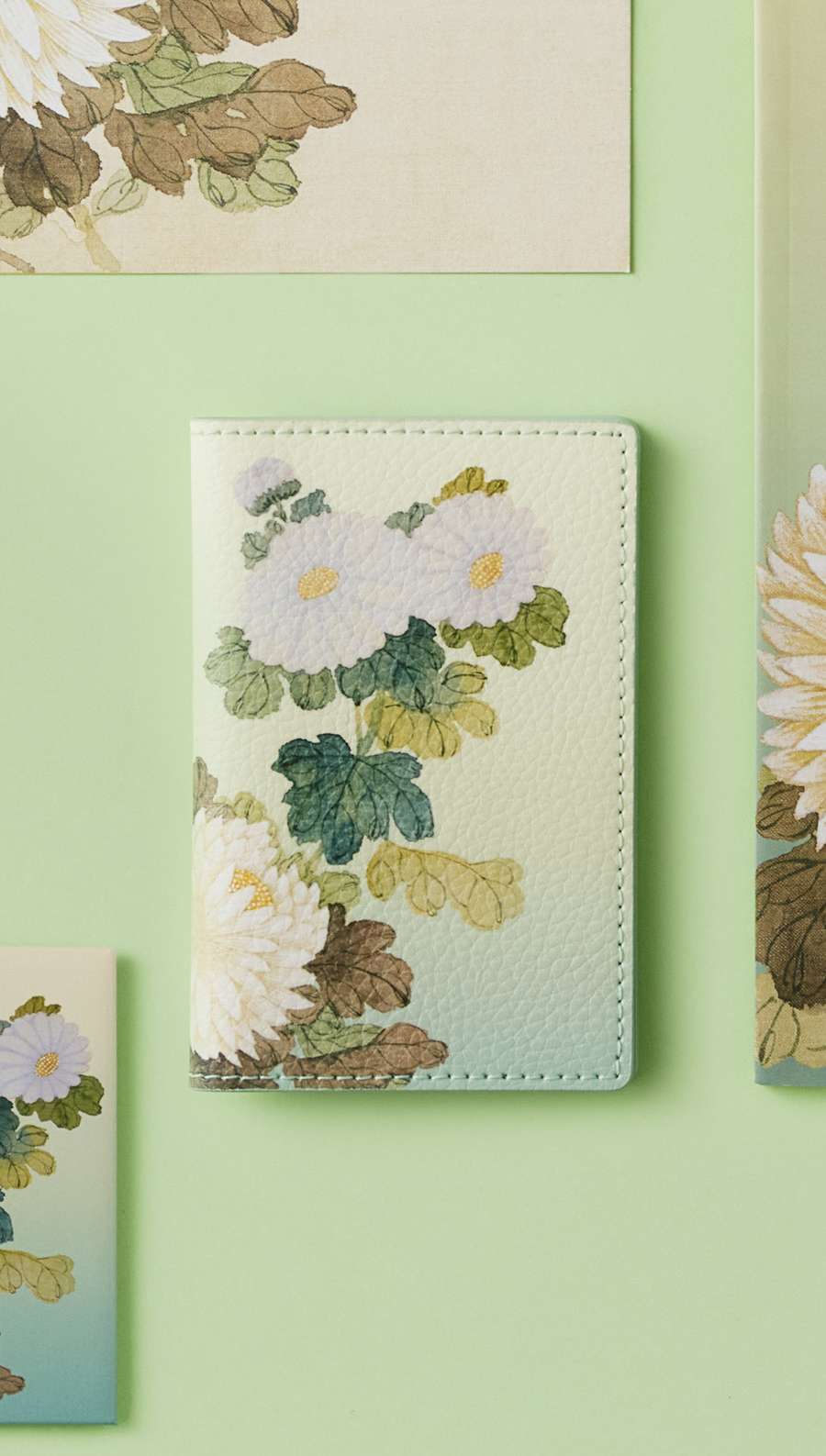 Card Wallet (Chrysanthemum) - National Museum of Korea Specialty Product