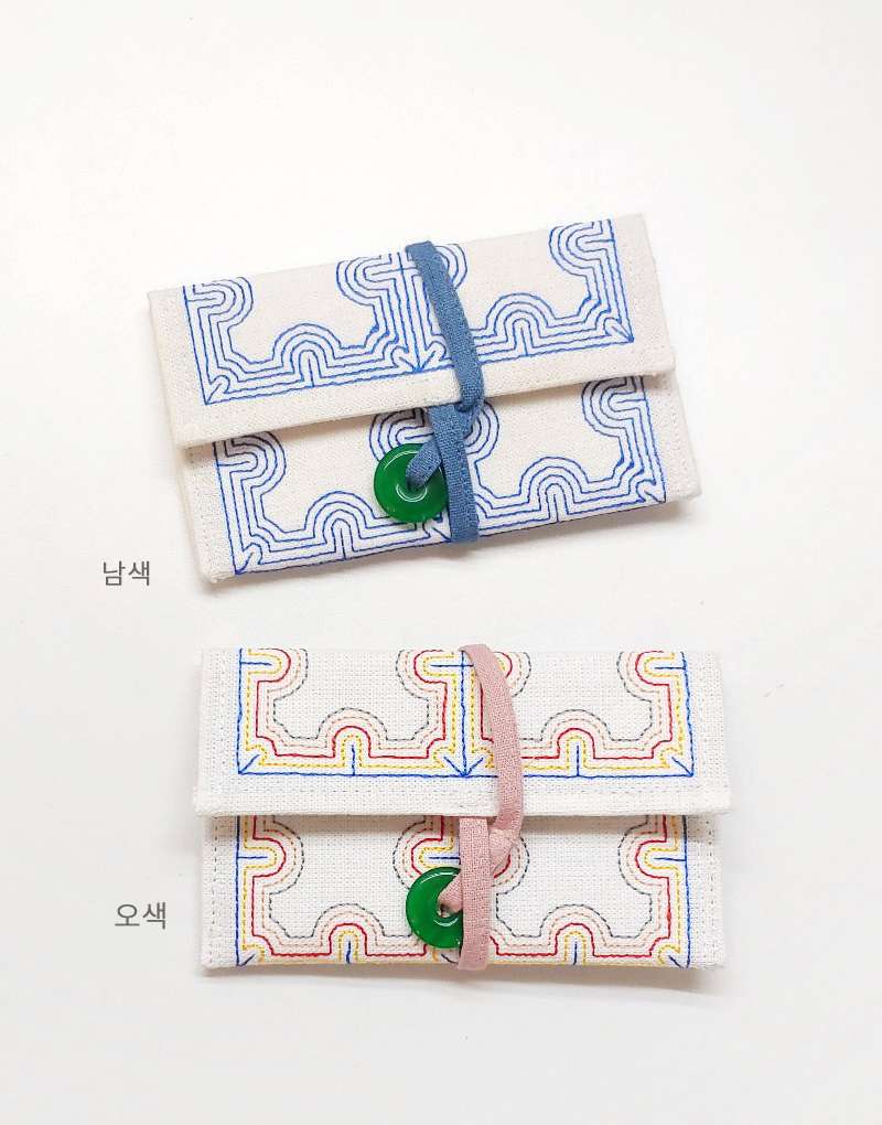 Colored Thread Quilted Pouch Wallet <2023 Muse Public Call Selected Work>