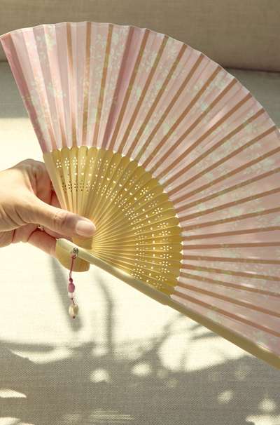 Fabric Fan (Mother-of-Pearl Pink)