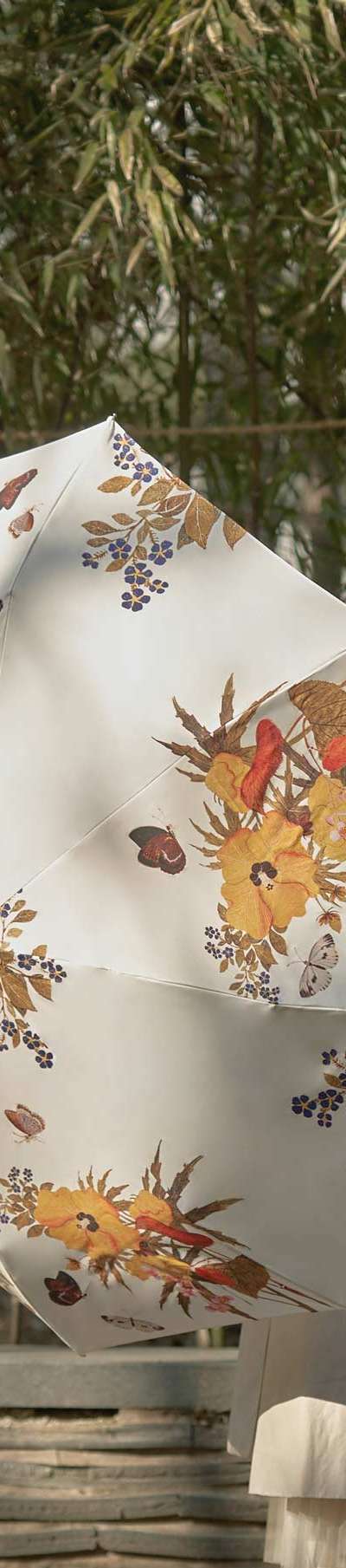 Nam Il-ho Yellow Flower 3-Fold Auto Umbrella_White