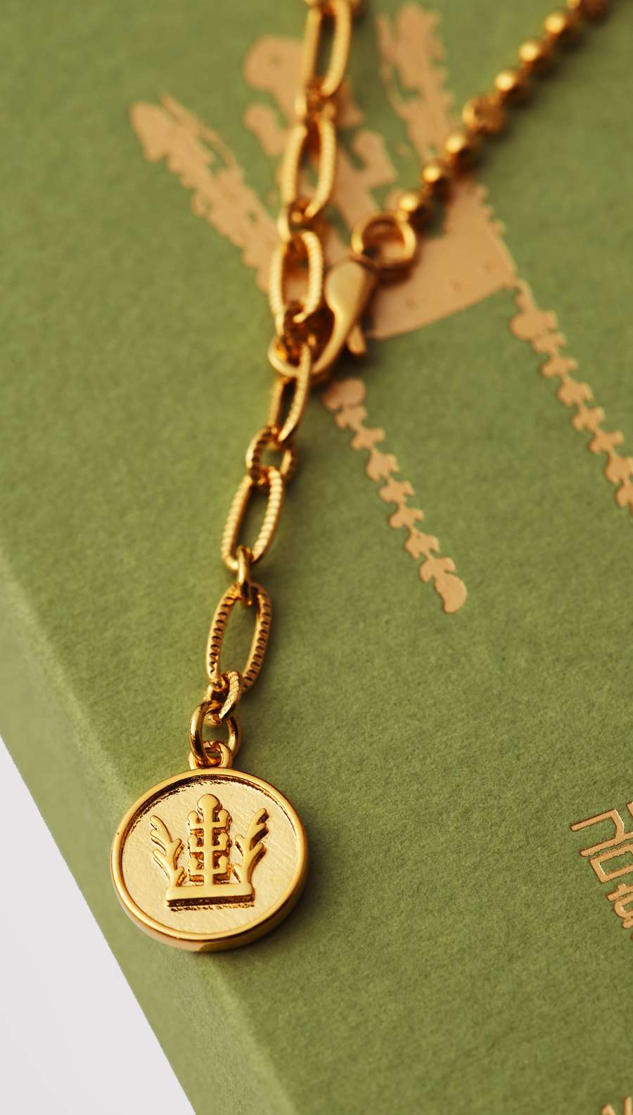 Geumgwan Tomb Crown Bracelet APEC 2025 KOREA Korean Craft and Design Culture Foundation Collaborative Product