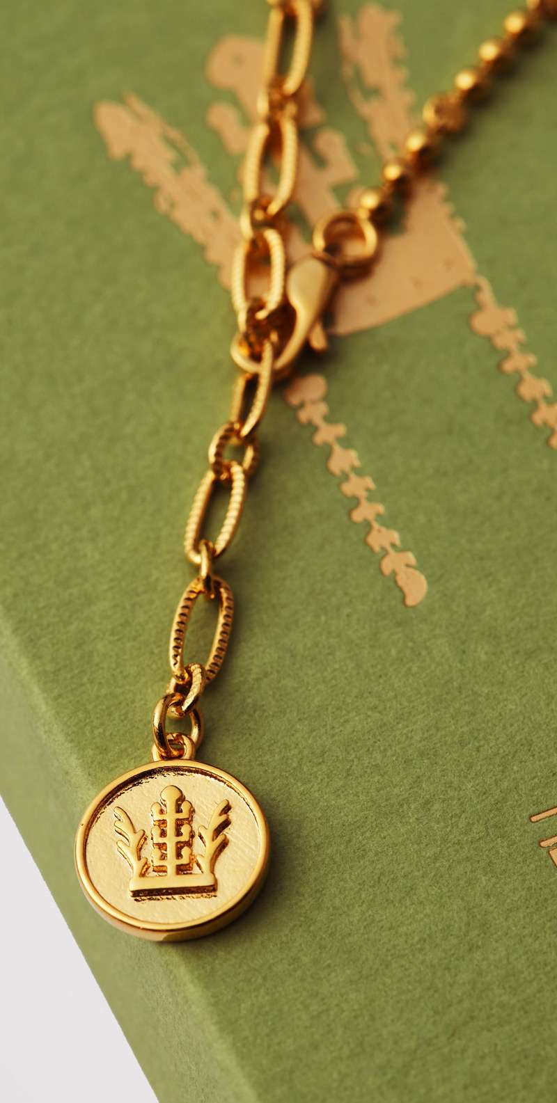 Geumgwan Tomb Crown Bracelet APEC 2025 KOREA Korean Craft and Design Culture Foundation Collaborative Product