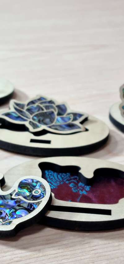 Mother-of-Pearl Brooch <National Gwangju Museum Ceramics Culture Center Specialty Product>