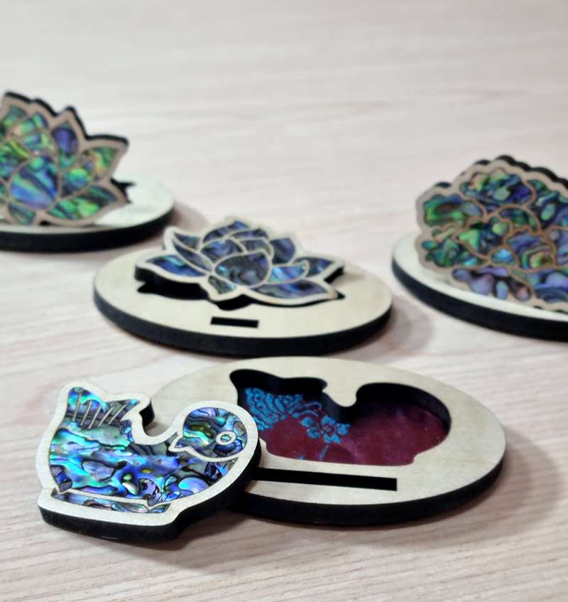 Mother-of-Pearl Brooch <National Gwangju Museum Ceramics Culture Center Specialty Product>