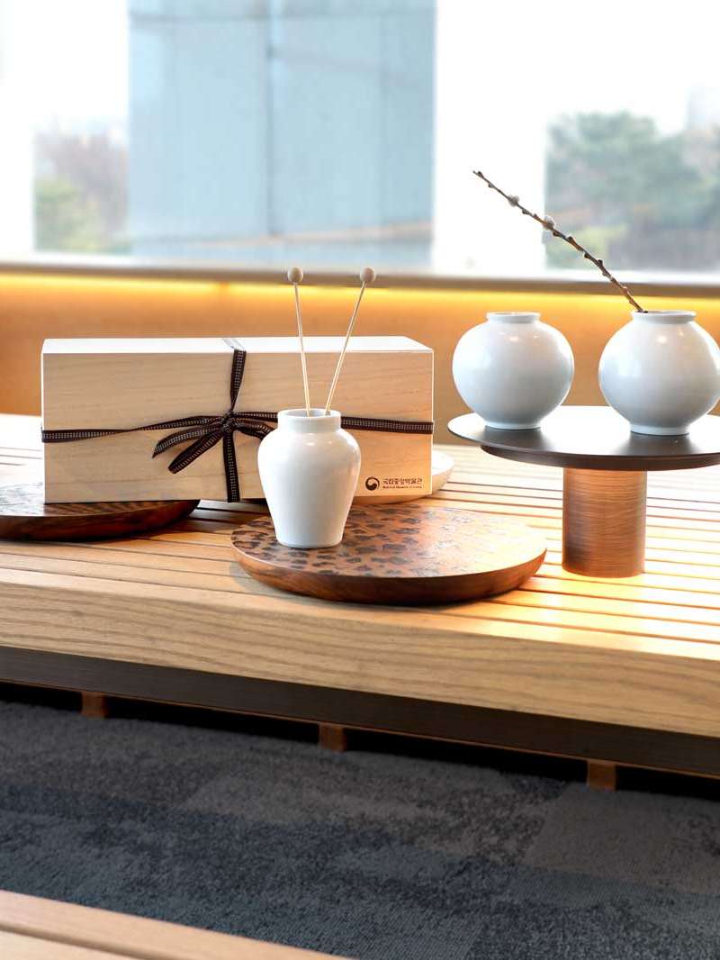 Joseon White Porcelain Artifact Replica Set