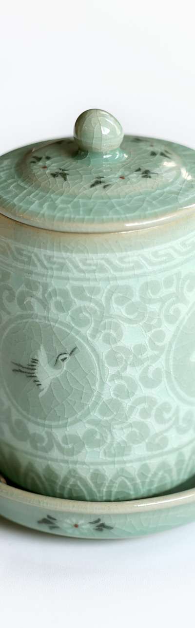 Celadon Inlay Vine Pattern Cup <2025 Muse Competition Selected Work>