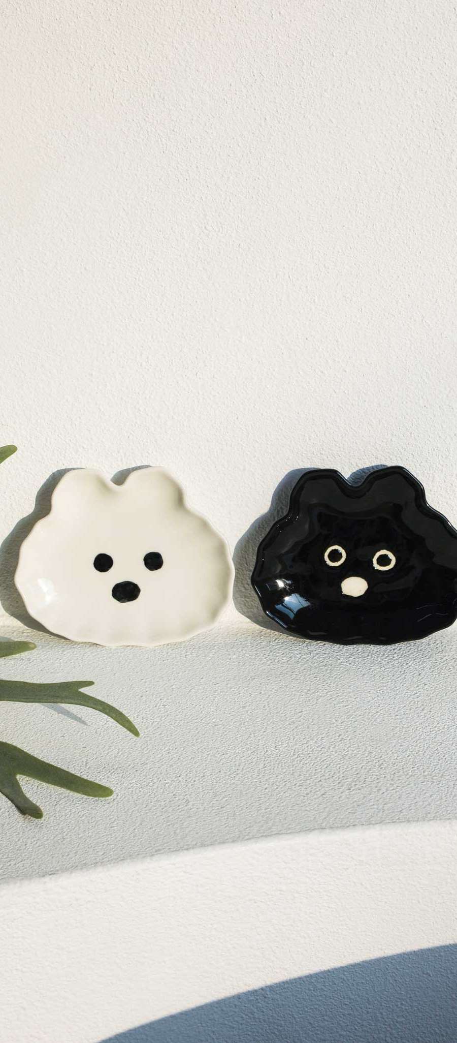 Black Rabbit White Rabbit Plate Set