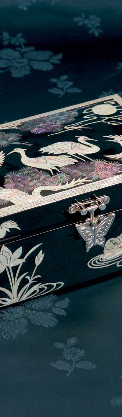Full Moon, Cranes and Pine Tree Mother-of-Pearl Jewelry Box