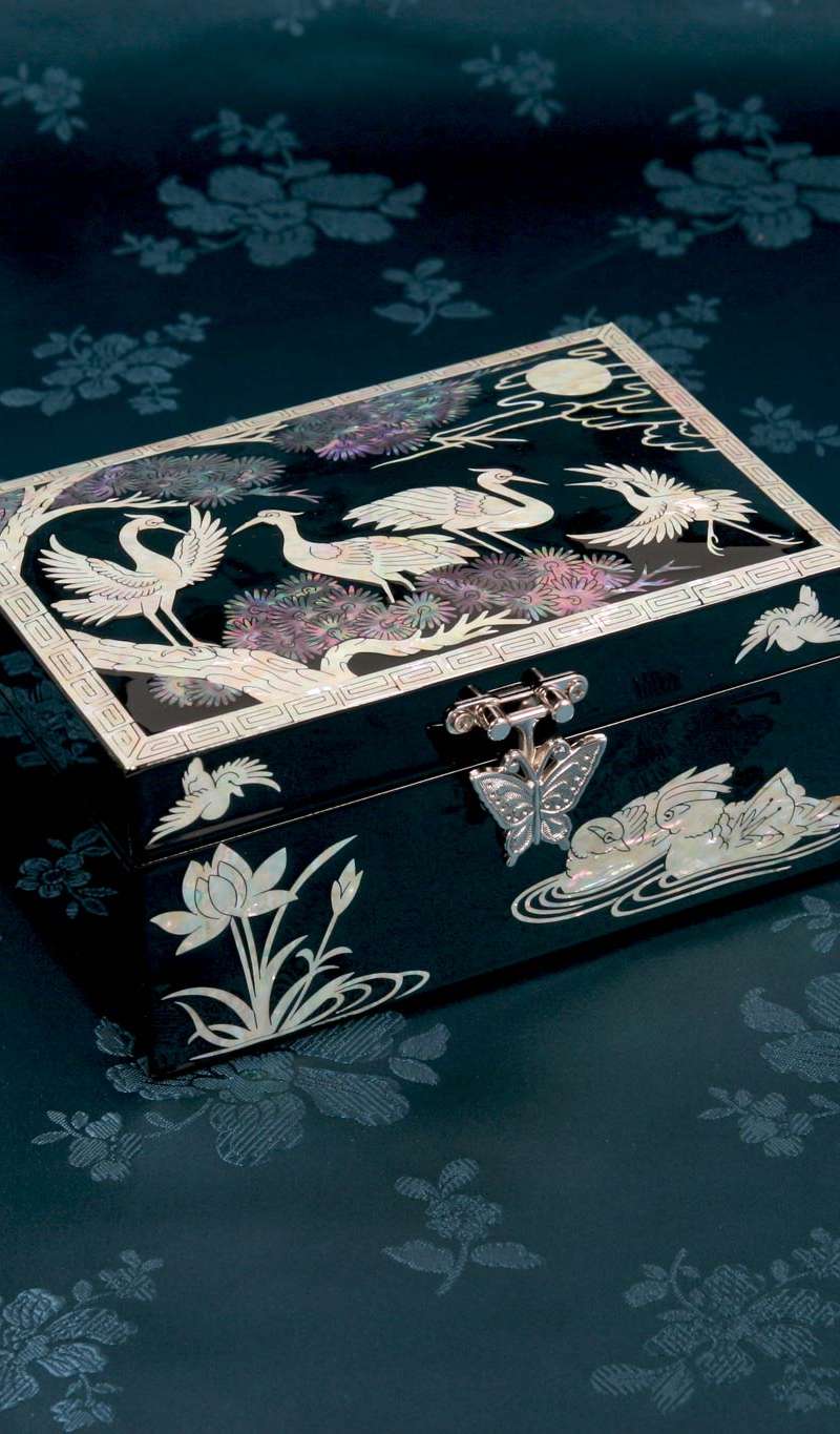 Full Moon, Cranes and Pine Tree Mother-of-Pearl Jewelry Box