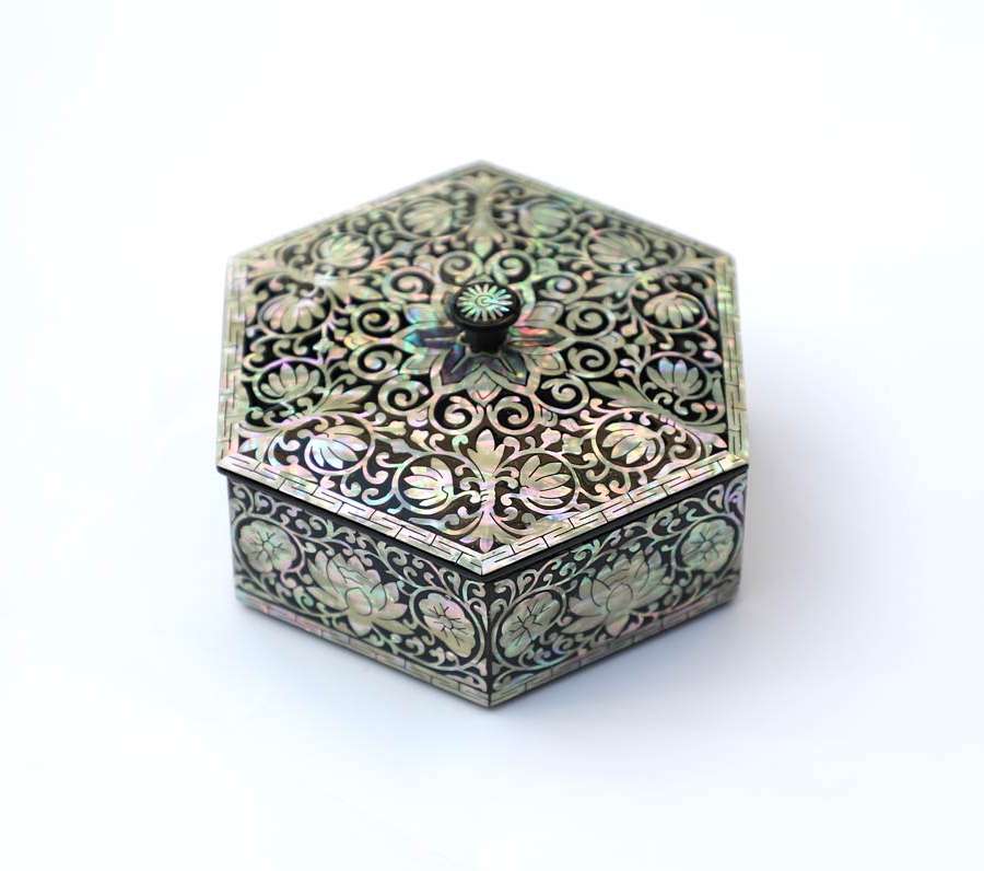 Yi Dynasty Lotus Arabesque Hexagonal Accessory Box