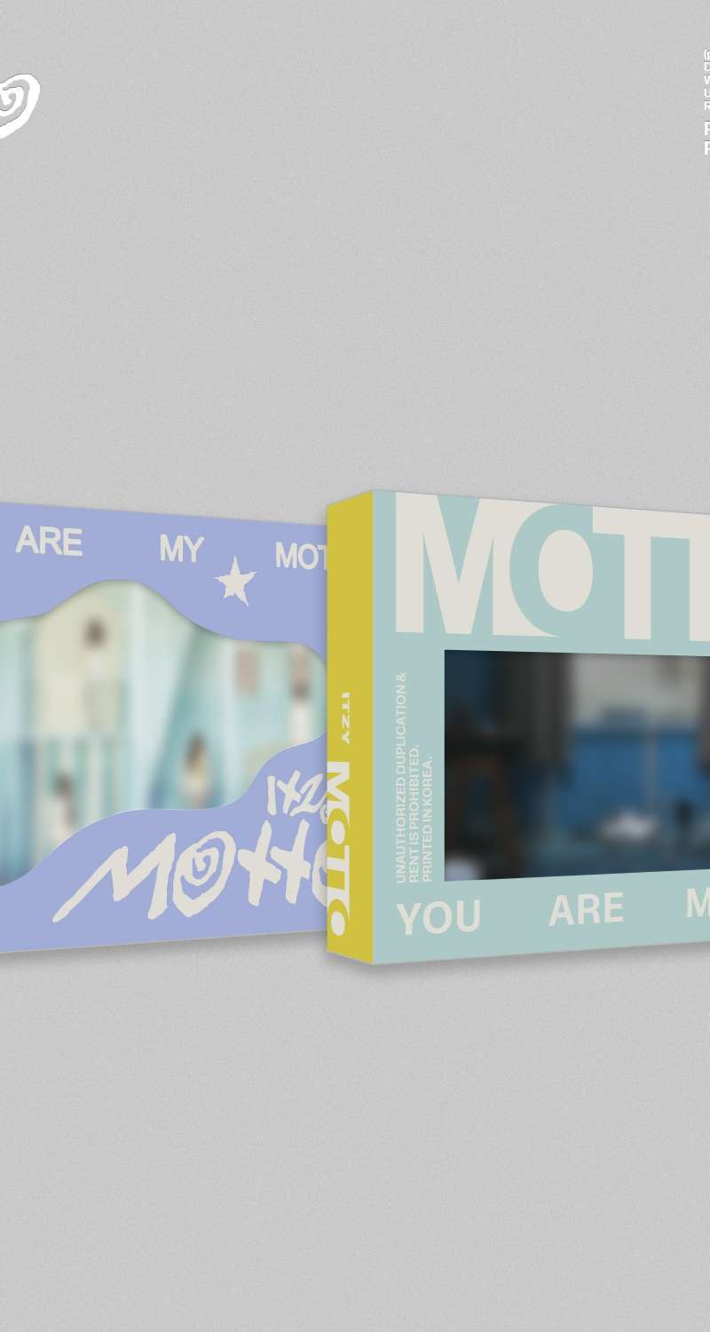 ITZY - [Motto] POCAALBUM Ver. (Random 1 of 2 Types)
