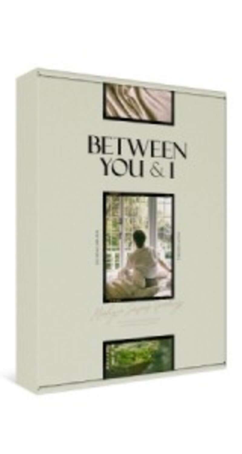HWANG MIN HYUN - 2023 SEASON'S GREETINGS [BETWEEN YOU & I] ** Random 1 of 2 Selfie Photocards Included