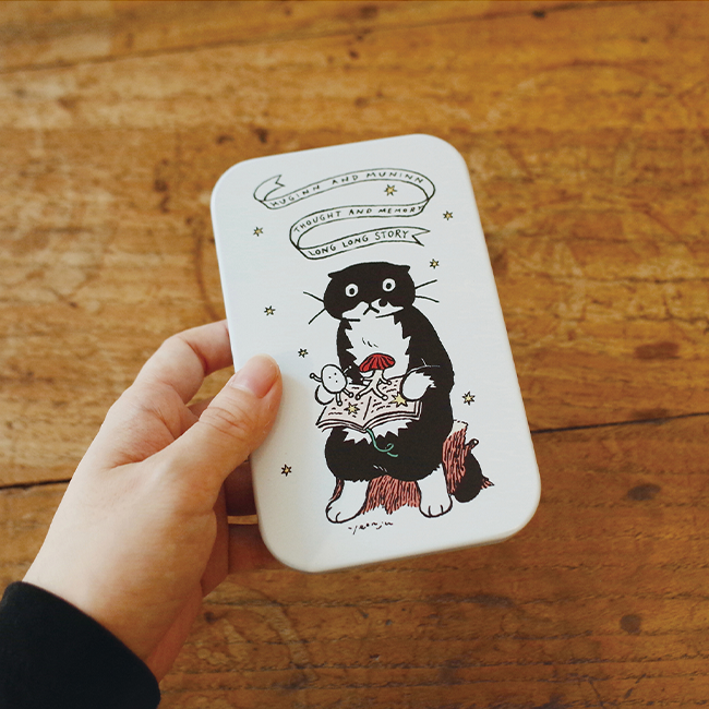 Book and Mo_Tin Case