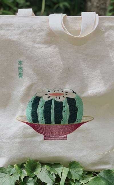 【イ感覚】スイカ刺繍バッグ