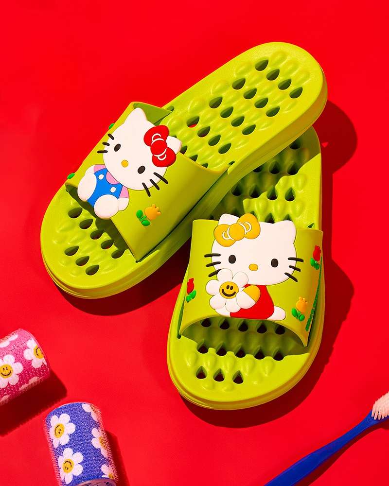 Hello Kitty & Wiggle Wiggle Bathroom Slippers - Green Garden