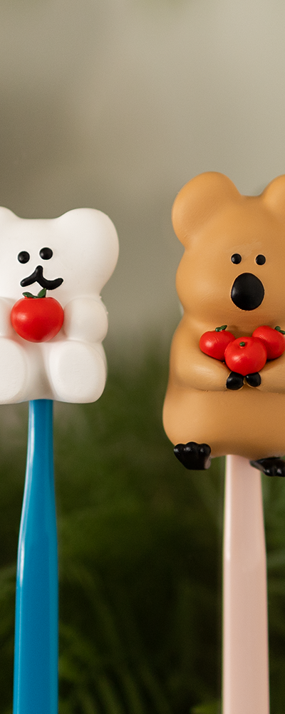 Apple Apple Toothbrush Holder