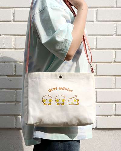 BT21 minini キャンバス クロスバッグ- シュキ(SHOOKY)