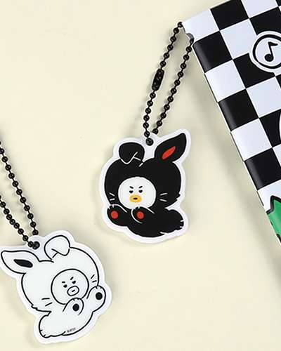 BT21 アクリル シンプル キーリング [BLACK RABBIT]- タタ(TATA)
