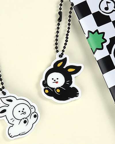 BT21 アクリル シンプル キーリング [BLACK RABBIT]- チミ(CHIMMY)