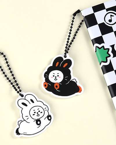 BT21 アクリルシンプルキーリング [BLACK RABBIT]- RJ