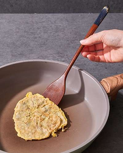 Chilmong Golden Mountains Lacquered Wood Mini Spatula Kang