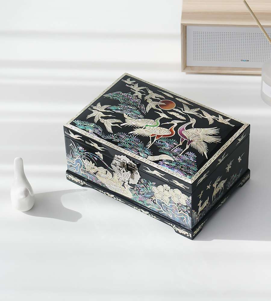 Najeon-Chilgi Korea Mother-of-Pearl Lacquerware Box with Colored Crane and Pine Design Black 21cm