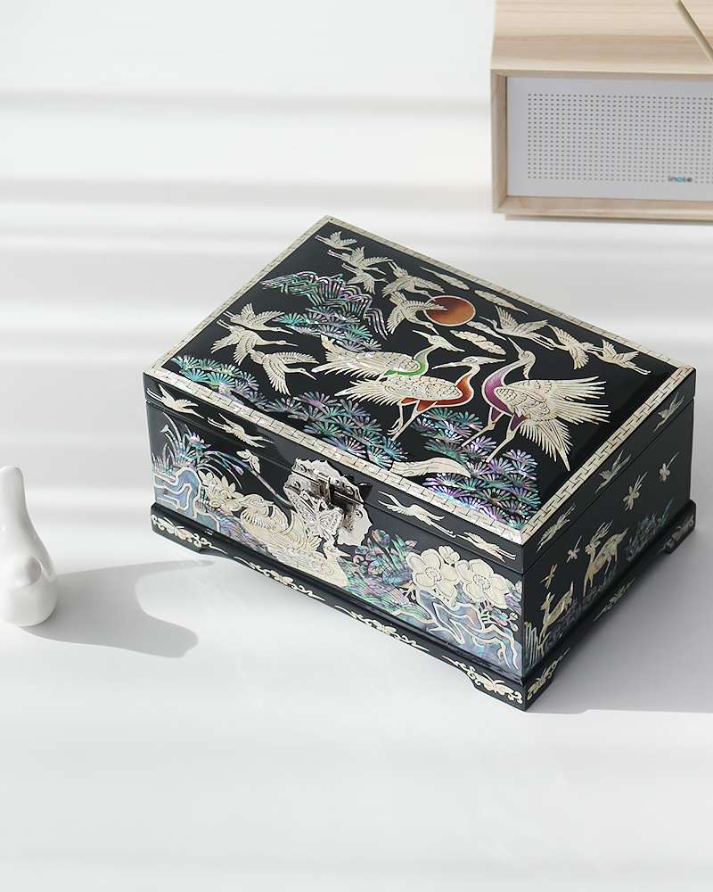 Najeon-Chilgi Korea Mother-of-Pearl Lacquerware Box with Colored Crane and Pine Design Black 21cm