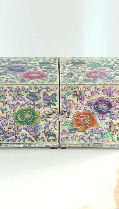 螺鈿漆器 コリア 韓国の美しい彩色牡丹 ミニ双合貝殻宝石箱