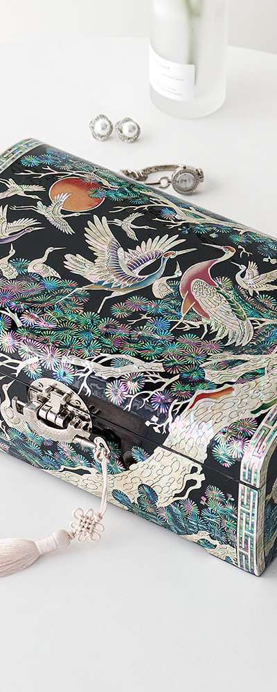 螺鈿漆器 コリア 韓国文化の美しさが詰まった螺鈿漆器 彩色松鶴 転がし 特大型 貝象嵌ジュエリーボックス 黒 30センチ