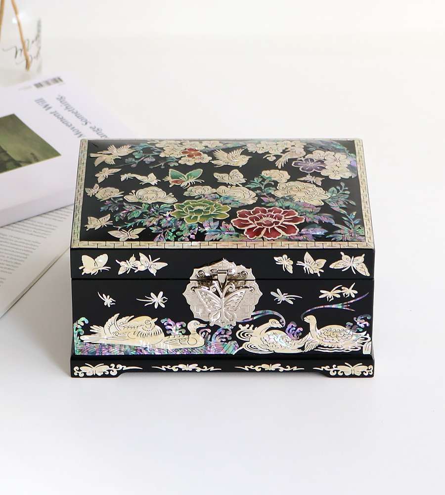 Lacquerware Korea Mother-of-Pearl Inlaid Jewelry Box with Peony Garden Design Black 18cm