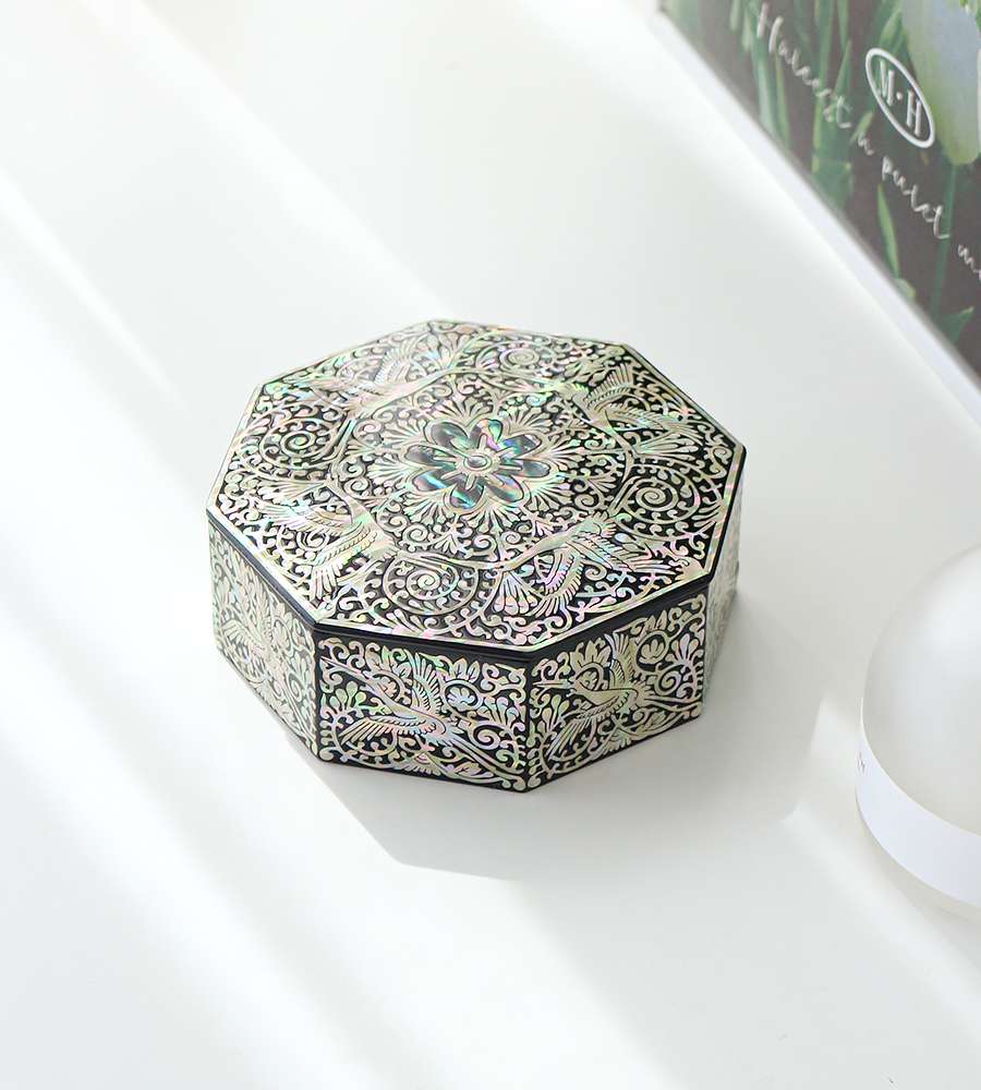Mother-of-Pearl Lacquerware Korea Haktang Flower Octagonal Inlaid Box 12cm - Traditional Korean Craftsmanship