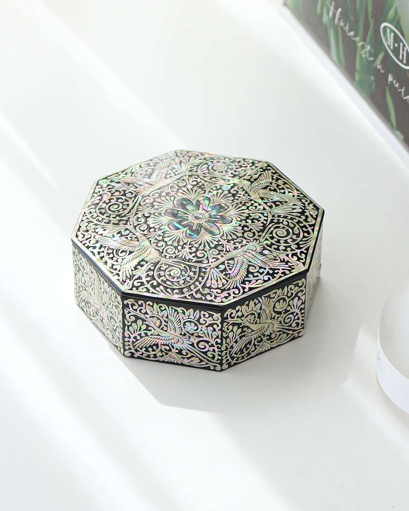 Mother-of-Pearl Lacquerware Korea Haktang Flower Octagonal Inlaid Box 12cm - Traditional Korean Craftsmanship