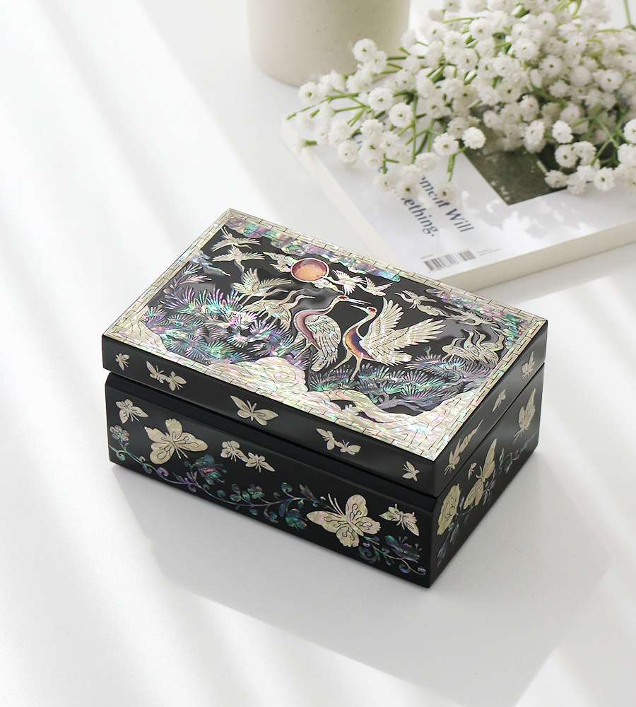 Rang Jae Mother-of-Pearl Lacquerware Moon and Crane Jewelry Box Black 15cm (Crafted by Intangible Cultural Property Holder Kim Young-man)