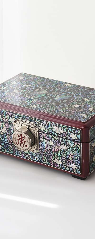 螺鈿漆器 コリア 韓国文化の美しさが込められた螺鈿漆器 鶴唐草 寿福 漆塗り 貝殻装飾宝石箱 30センチ