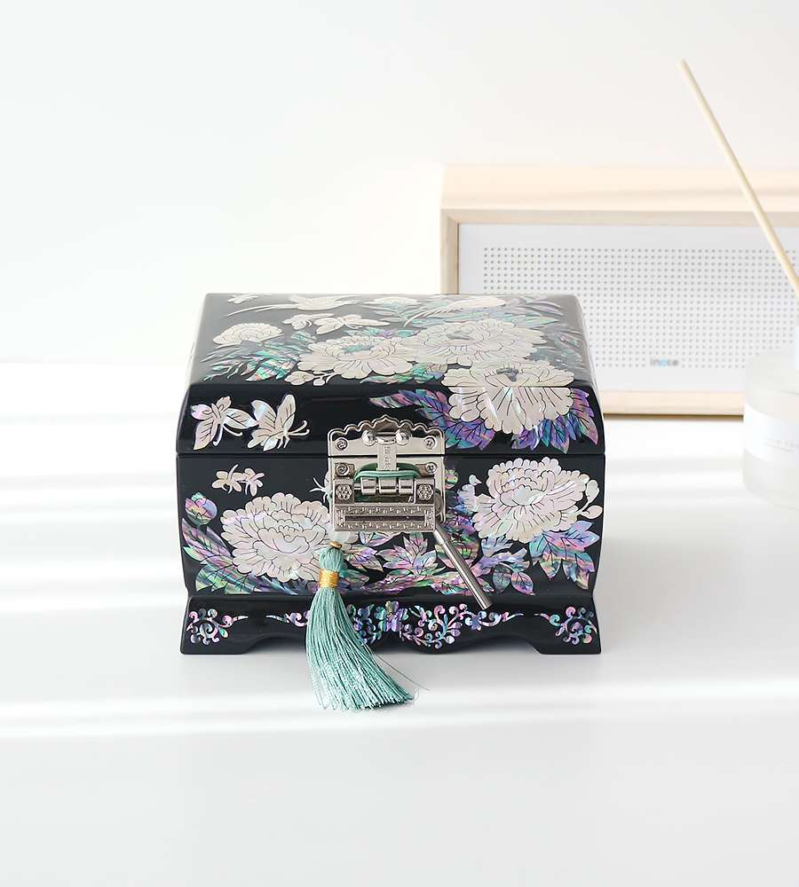 Nacre Lacquerware Korea - Black Peony and Butterfly Oval Jewelry Box 16cm