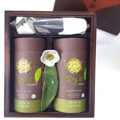 Premium Handcrafted Green Tea Set No. 2 (2 Containers of Ujeon Gamro) - Pine Wood Gift Set