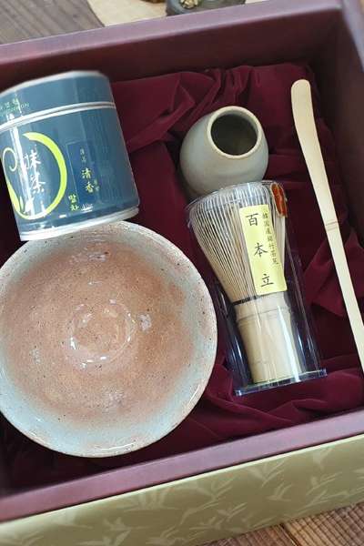 2019抹茶5種ギフトセット3号/清香抹茶/茶筅100本/黄竹抹茶室/茶碗/茶筅掛け