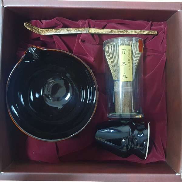 Domestic Matcha Tea Set 4-Piece Black Glaze Gagyeok Suk-Woo with Spout Tea Bowl, Tea Whisk, and Tea Scoop Holder