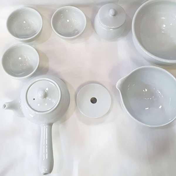 Premium Porcelain 3-Person Tea Set - Complete Set with Teapot, Water Pitcher, 3 Cups, Tea Caddy, Tweezers, and Waste Water Bowl